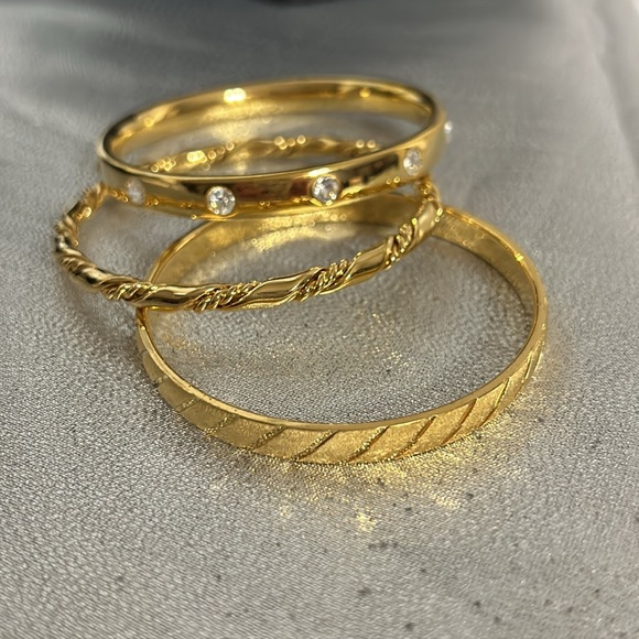 Vintage Monet Bangles set of 3 - Picture 3 of 4